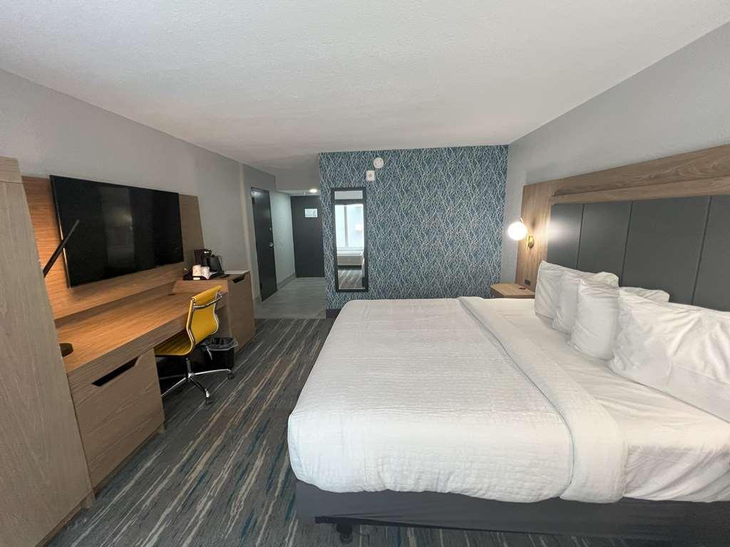 Best Western Plus Mobile Inn And Suites Room photo